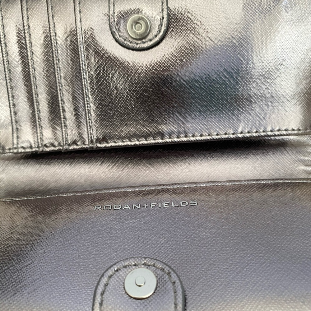 Rodan and Fields gunmetal phone wallet - nwot - Picture 6 of 7